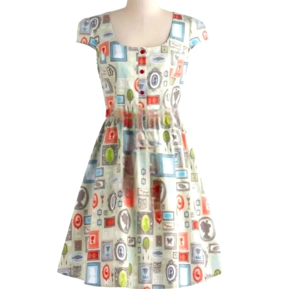 Retrolicious Dresses & Skirts - Retrolicious Vintage Picture Frame Cotton Dress